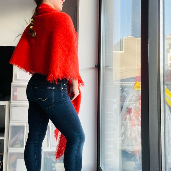 Anthropologie Fringed Long Soft Triangle Blanket Scarf - Picture 11 of 15